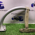 Петля кришки багажника Volkswagen Passat B6 (2005-2010) 3C5827301