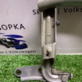 Петля кришки багажника Volkswagen Passat B6 (2005-2010) 3C5827301B