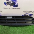 Решітка переднього бампера нижня права Volkswagen Passat B6 (2005-2010) 3C0853666