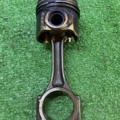 Шатун в зборі 2.0 tdi Volkswagen Passat B6 (2005-2010) 038105401J