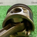 Шатун в зборі 2.0 TDI Volkswagen Passat B6 (2005-2010) 038105401J