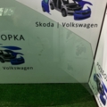 Скло двері переднє праве  Volkswagen Passat B6 (2005-2010)