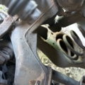 Задній правий кулак б6 Volkswagen Passat B6 (2005-2010) 357501117