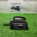Дефлектор решітка вентилятора права vw passat 3c1819702f Volkswagen Passat B6 3C1819702F