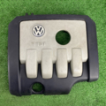декоративна кришка двигуна  Volkswagen Passat B6 03G103925AE