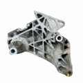 Кронштейн двигуна правий Volkswagen Passat B6 06F199207H
