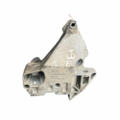 Кронштейн двигуна правий Volkswagen Passat B6 06F199207H
