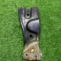 Кронштейн переднего правого крыла Volkswagen Passat B6 3C0821142