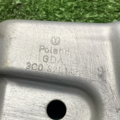 Кронштейн переднего правого крыла Volkswagen PASSAT B6 3C0821142
