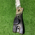Кронштейн переднего правого крыла Volkswagen Passat B6 3C0821142