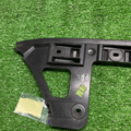 Кронштейн заднего бампера правый Volkswagen Passat B6 3C9807394
