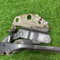 Ліва петля капота 2.0 TDI 16V Volkswagen Passat B6 3C0823301E
