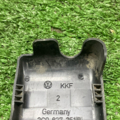 Накладка петли багажника левая b6 Volkswagen Passat B6 3C9827351B