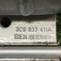 Нижня петля задніх лівих дверей VW Passat B6 2.0 TDI Volkswagen PASSAT B6 3C9833411A