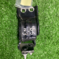 Петля багажника VW B6 Volkswagen Passat B6 3C9827301B