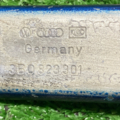 Петля капота левая volkswagen passat b6 Volkswagen Passat B6 3C0823301