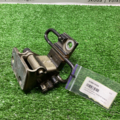 петля нижня передня права Volkswagen Passat B6 3C8831412A