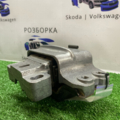 Подушка двигателя левая Volkswagen Passat B6 3C0199555Q