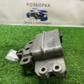 Подушка (опора) двигателя левая B6 Volkswagen Passat B6 3C0199555AA