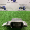 Подушка (опора) двигателя левая Volkswagen Passat B6 3C0199555R