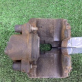 Суппорт перед лев Volkswagen PASSAT B6 1K0615123E
