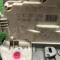 Замок двері перед лів Volkswagen Passat B6 3C1837015A