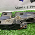 Замок капота двигуна 2.0 TDI Volkswagen Passat B6 3C1829187