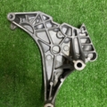 Кронштейн подушки (опори) двигуна, передньої Volkswagen Passat B7 (2010-2015) 03L199207