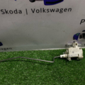 Привод замка лючка бака AUDI A3 03-12,A4 01-08,A6 97-11,A3 (8P1) 03-12,A3 Sportback (8PA) 04-13,A4 ( Volkswagen Passat B7 3AA810773