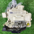Замок двері перед лів Volkswagen PASSAT B7 3C1837015A