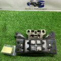 Подушка (опора) двигателя левая B8 Volkswagen Passat B8 5Q0199555R