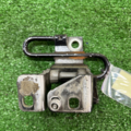 Петля передньої правої дверки фольксваген гольф 5 Volkswagen  1K0831412L