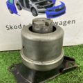 Подушка двигуна T5 2,5 Volkswagen  7H0199256H
