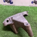 Кронштейн подушки (опори) двигуна, передньої Volkswagen Tiguan I (2007-2016) 03L199207