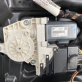 Моторчик склопідіймача заднього лівого tiguan Volkswagen Tiguan I (2007-2016) 5N0959703D
