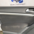 обшивка-облицювання передньої двері ліва Volkswagen Tiguan I (2007-2016) 5N0867011E