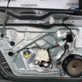 Склопідйомник передній лівий Volkswagen Tiguan I (2007-2016) 5N1837729E