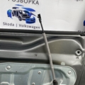 Тросік замка двері передньої правої Volkswagen Tiguan I (2007-2016) 5N0837085E