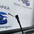 Тросік замка двері передньої правої Volkswagen Tiguan I (2007-2016) 5N0837085E