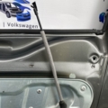 Тросік замка двері передньої правої Volkswagen Tiguan I (2007-2016) 5N0837085E