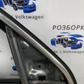 Верхній молдинг з ущільнювачем двері передній правий  Volkswagen Tiguan I (2007-2016) 5N0837432G