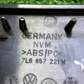 Декоративна накладка торпедо ліва Volkswagen Touareg I (2002-2010) 7L6857221H