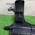 Кріплення торпедо під кермо Volkswagen Touareg I (2002-2010) 7L6880499D