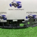Кронштейн бампера переднього правий Volkswagen Touareg I (2002-2010) 7L6807184C