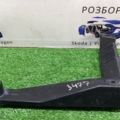 Кронштейн заднього бампера правий Volkswagen Touareg I (2002-2010) 7L6807862