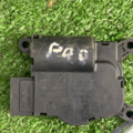Моторчик заслонок пічки Volkswagen Touareg I (2002-2010) 52411483R04