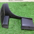 Накладка петлі багажника права Volkswagen Touareg I (2002-2010) 7L6867438D