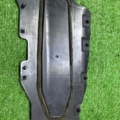 Накладка петлі кришки багажника Volkswagen Touareg I (2002-2010) 7L6809954D
