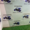 Скло дверей переднє праве  Volkswagen Touareg I (2002-2010)