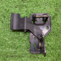 Замок капоту  Volkswagen Touareg I (2002-2010) 6Q0823480B